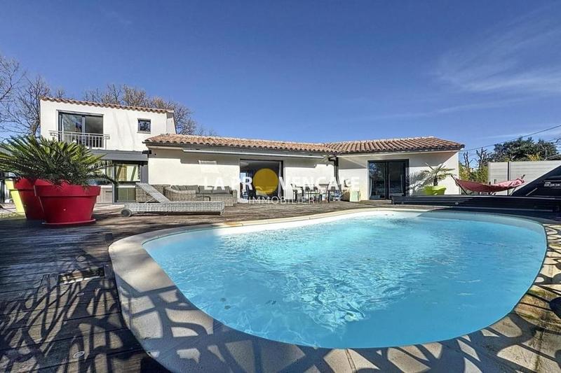 Maison traditionnelle - 143 m² - 5 pièces