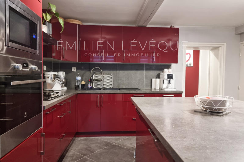 Maison - 134 m² - 8 pièces