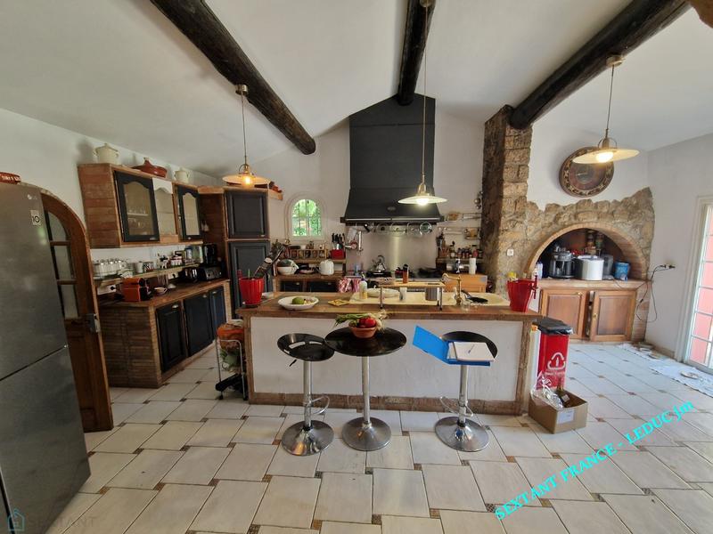 Bastide - 610 m² - 25 pièces