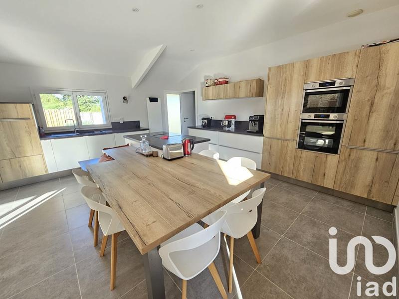 Maison - 196 m² - 7 pièces