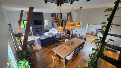 Maison - 239 m² - 6 pièces