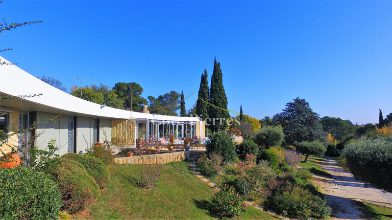 Villa - 200 m² - 6 pièces