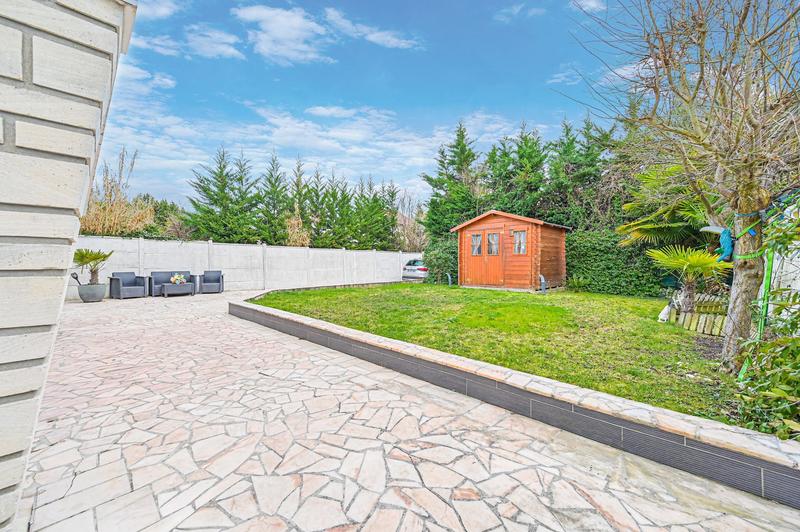 Maison contemporaine - 217 m² - 6 pièces