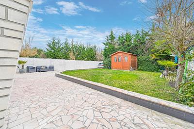 Maison contemporaine - 217 m² - 6 pièces