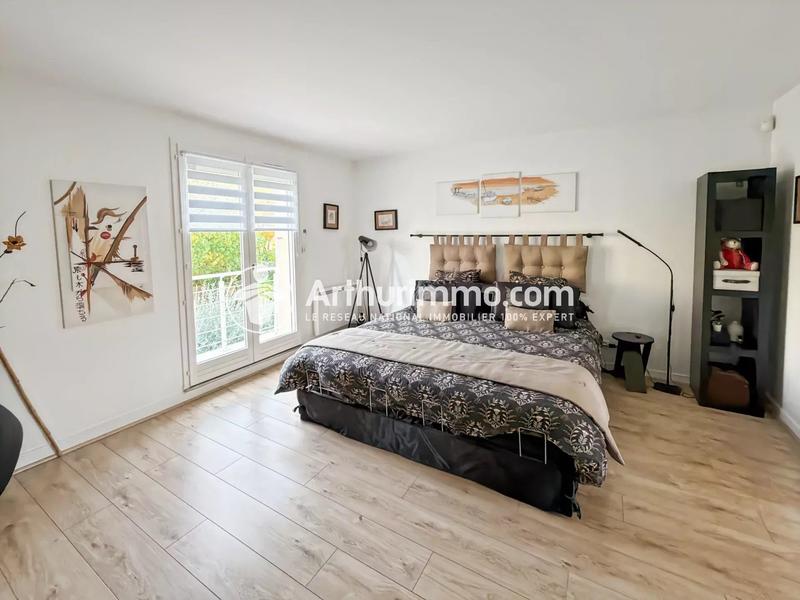 Maison - 210 m² - 7 pièces