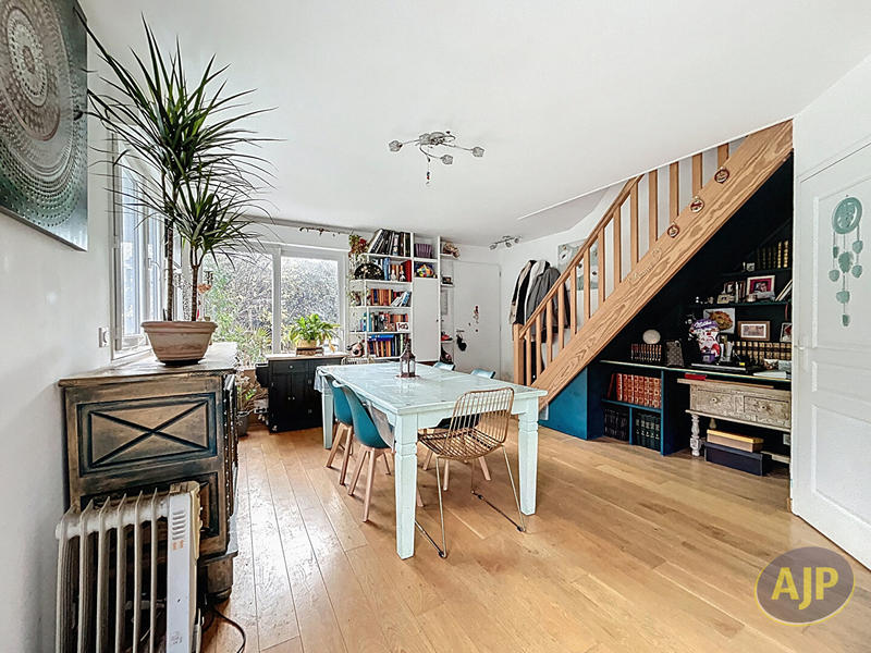 Maison - 151 m² - 6 pièces