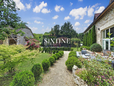 Maison ancienne - 552 m² - 10 pièces