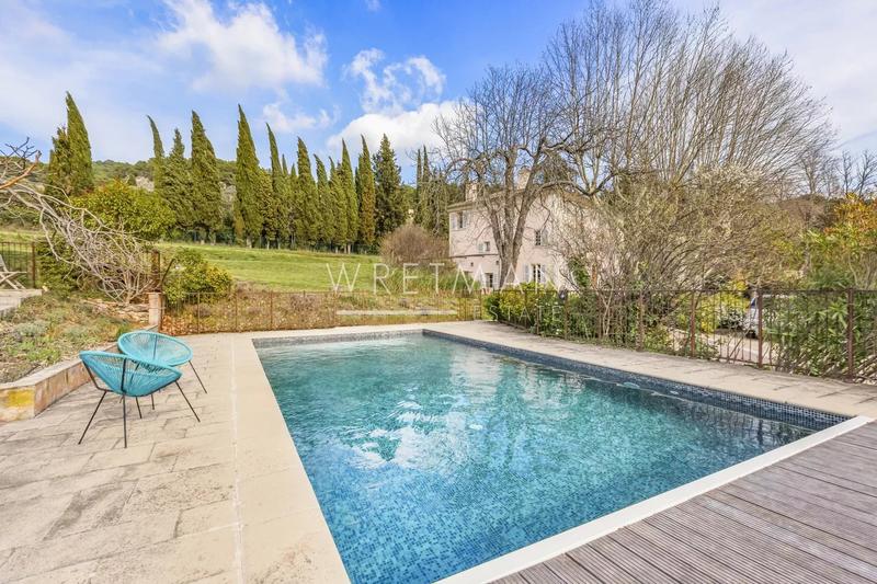 Bastide - 433 m² - 14 pièces