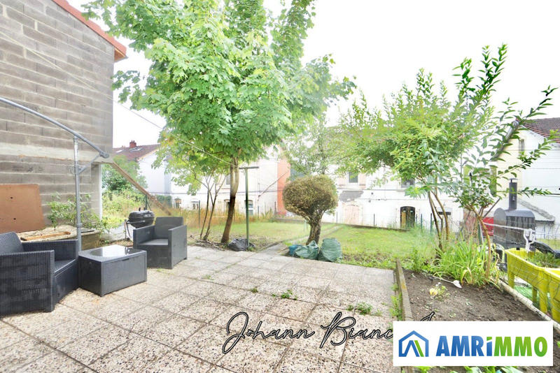 Maison traditionnelle - 76 m² - 5 pièces