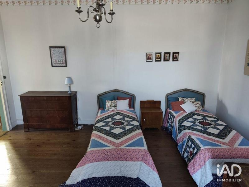 Maison - 235 m² - 5 pièces