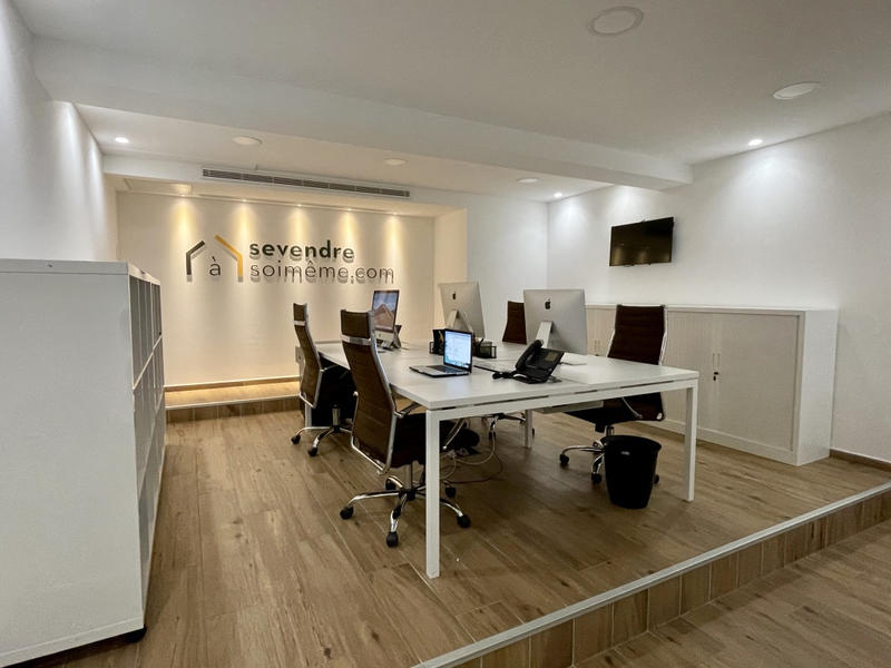 Local commercial - 130 m² - 5 pièces