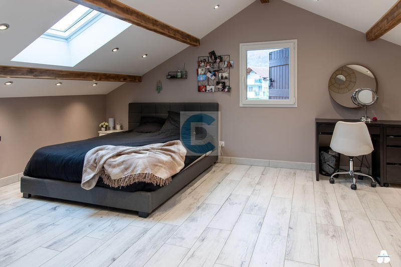 Maison - 144 m² - 8 pièces