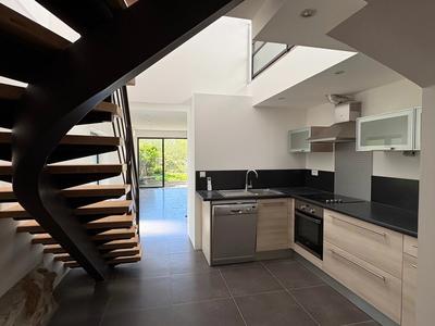 Maison - 95 m² - 3 pièces