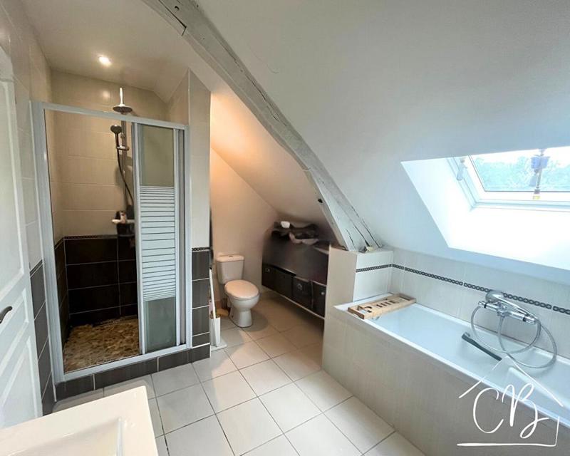 Maison - 99 m² - 5 pièces