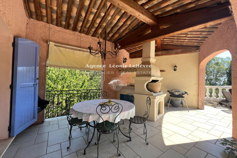 Maison - 220 m² - 6 pièces