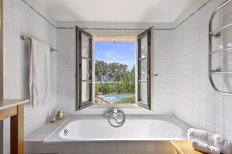 Villa - 210 m² - 6 pièces