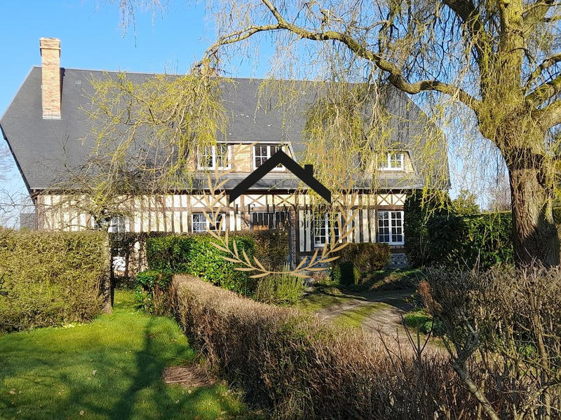 Maison - 243 m² - 8 pièces