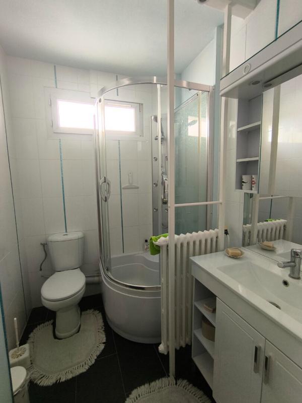 Maison - 234 m² - 8 pièces