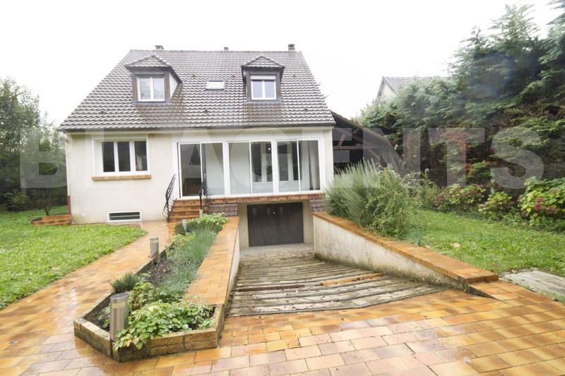 Maison - 145 m² - 8 pièces