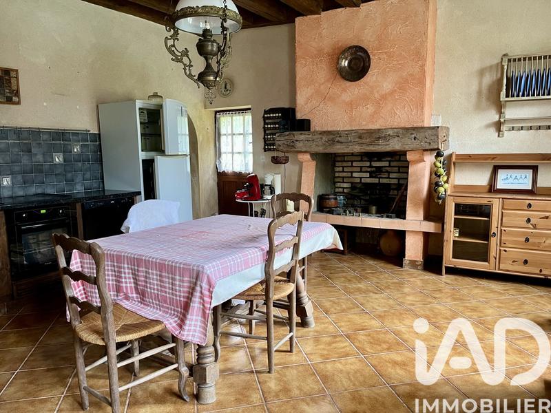 Maison - 202 m² - 8 pièces