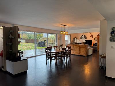 Maison - 251 m² - 6 pièces