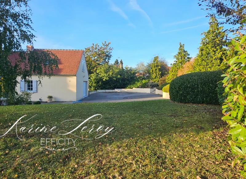 Pavillon - 200 m² - 6 pièces