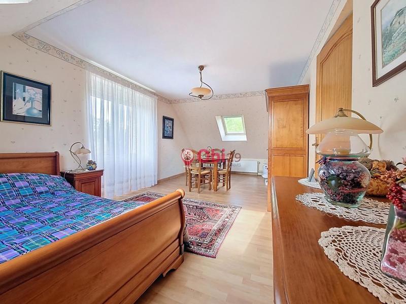 Maison - 157 m² - 8 pièces