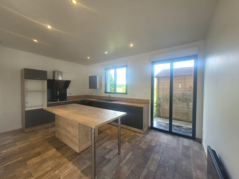 Maison - 261 m² - 6 pièces