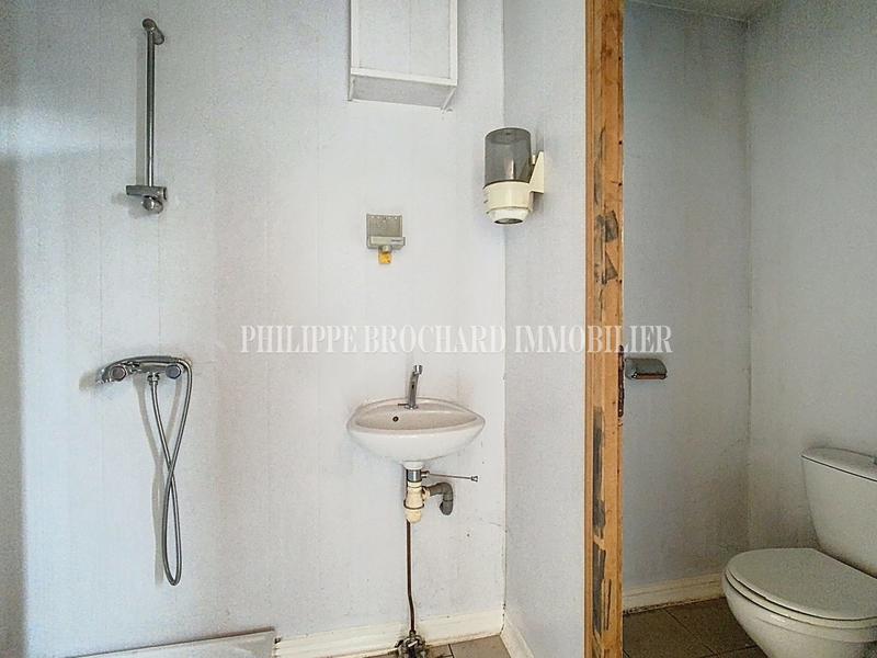 Local d'activités - 104 m²