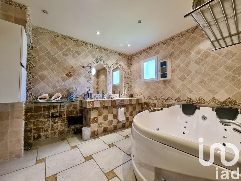 Maison - 185 m² - 5 pièces