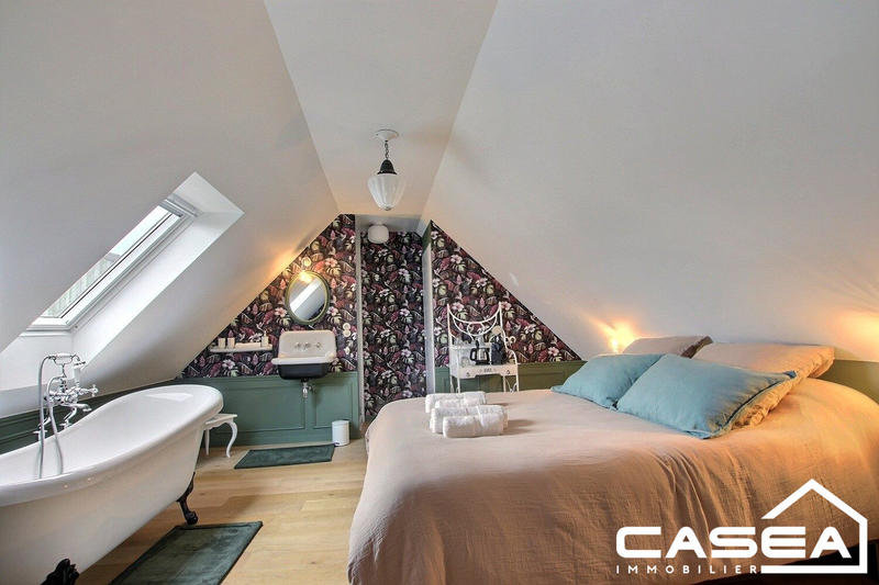 Maison ancienne - 326 m² - 14 pièces