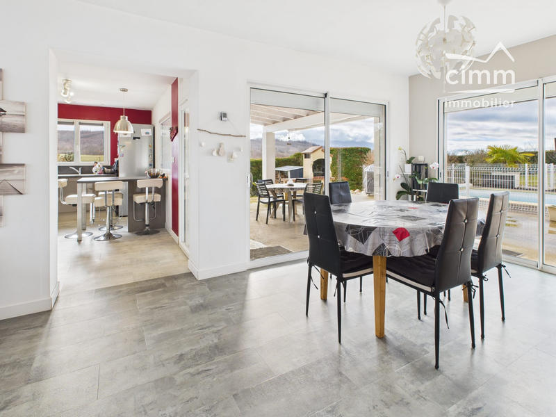 Maison - 110 m² - 5 pièces