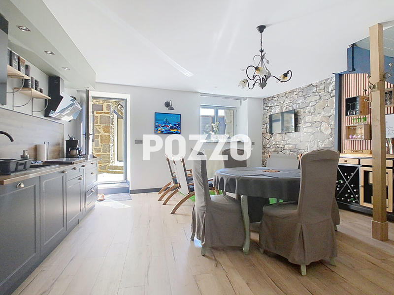 Maison - 380 m² - 11 pièces