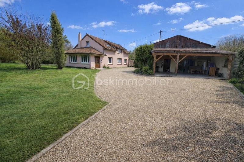 Maison - 176 m² - 8 pièces