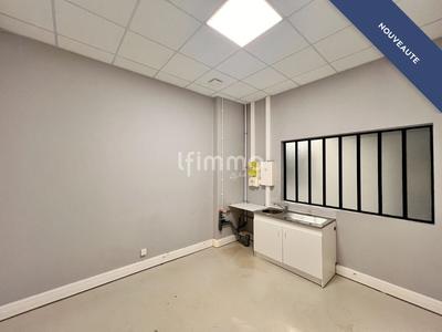 Local commercial - 117 m² - 2 pièces