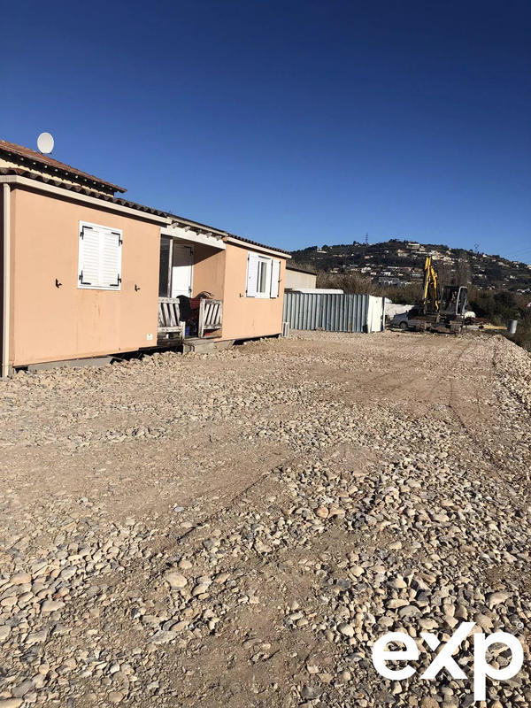 Fonds de commerce - Local commercial - 10 000 m²