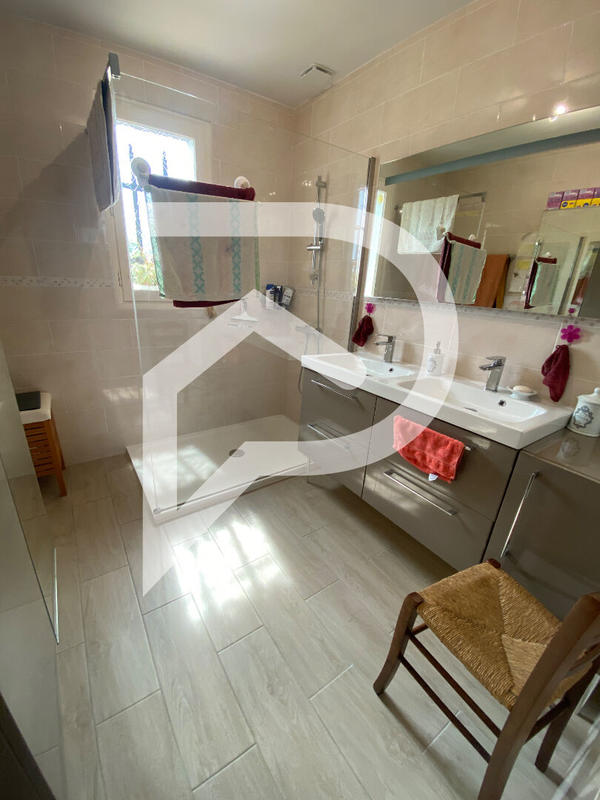 Maison - 138 m² - 8 pièces