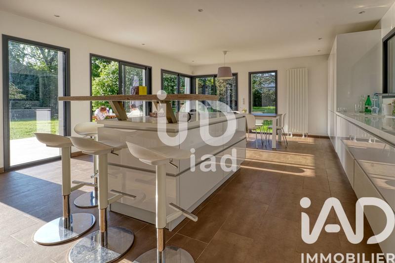 Maison - 232 m² - 7 pièces