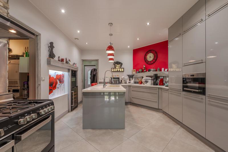 Maison - 185 m² - 5 pièces