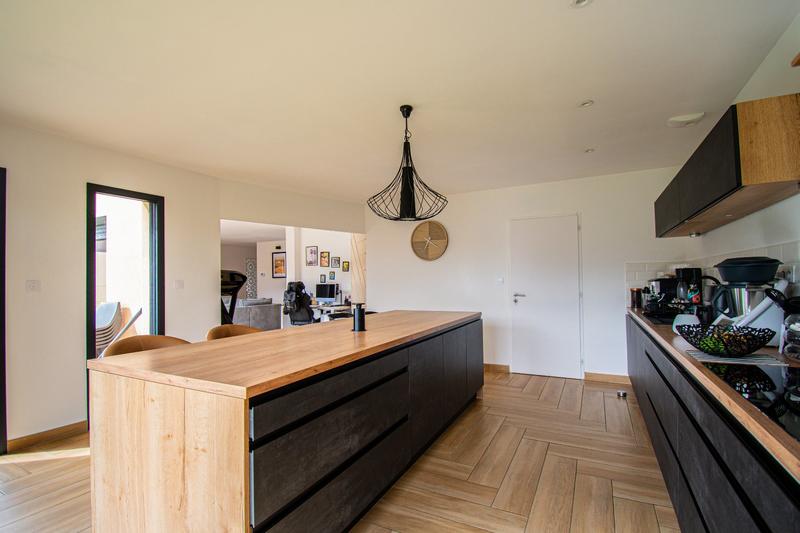 Maison - 159 m² - 7 pièces