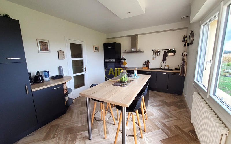 Maison - 178 m² - 7 pièces