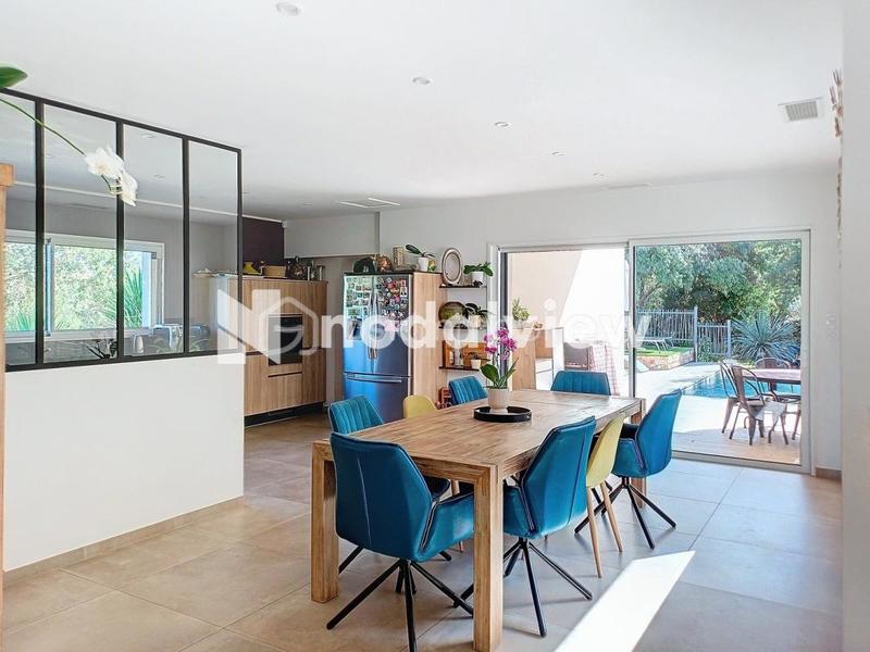 Maison d'architecte - 220 m² - 9 pièces