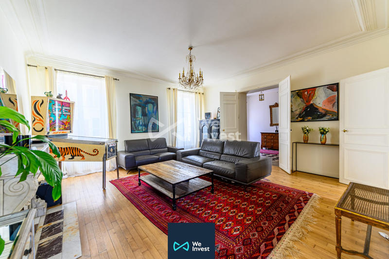 Maison - 272 m² - 9 pièces