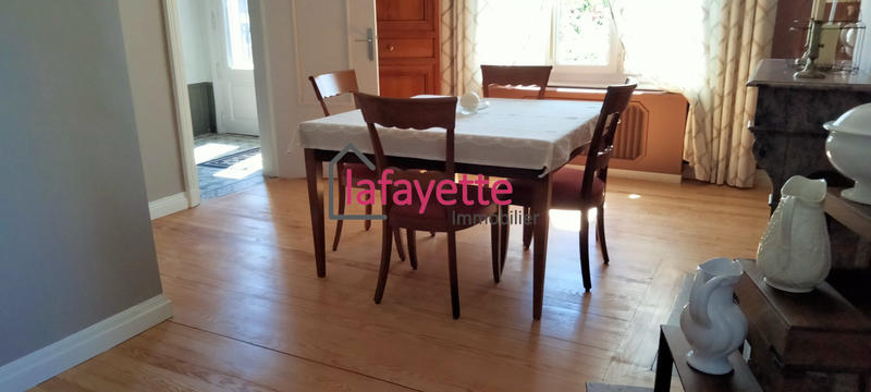 Maison - 220 m² - 7 pièces