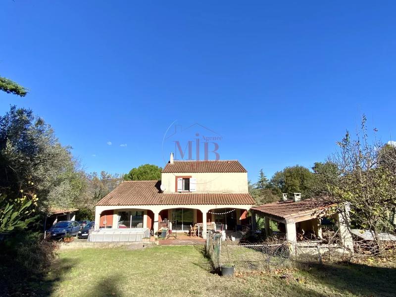 Villa - 186 m² - 7 pièces