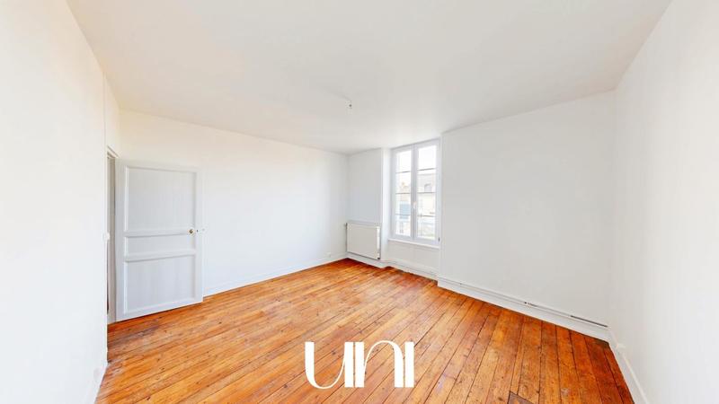 Maison - 195 m² - 9 pièces