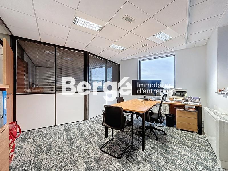 Bureau - 251 m²