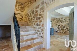 Maison - 870 m² - 13 pièces