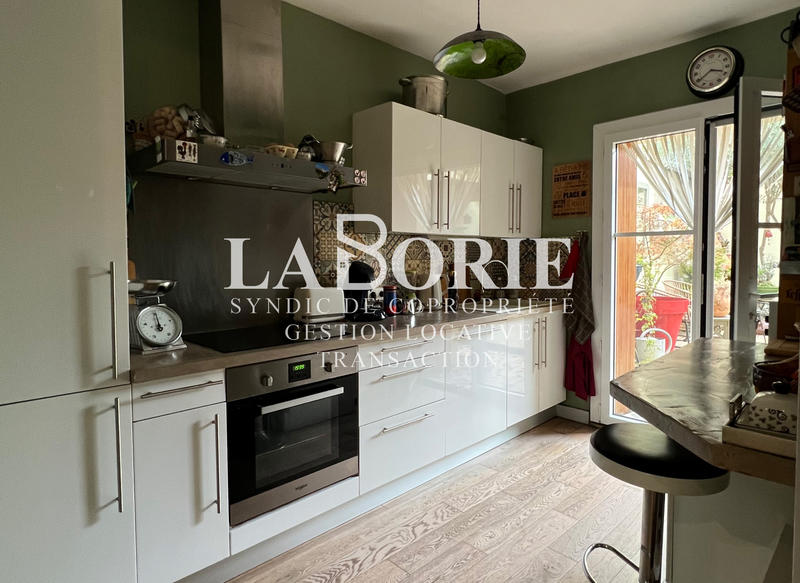 Maison - 210 m² - 6 pièces