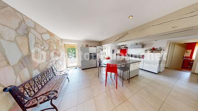 Maison - 137 m² - 7 pièces